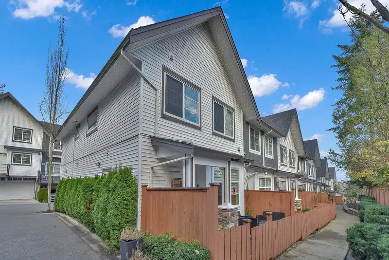 11 6767 196 STREET - photo 2 of 35