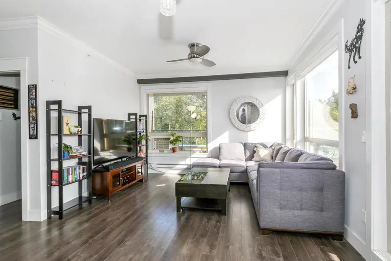 503 19228 64 AVENUE - photo 4 of 25