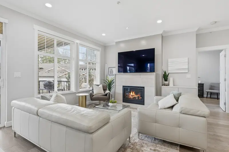 20 7138 210 STREET - photo 3 of 25