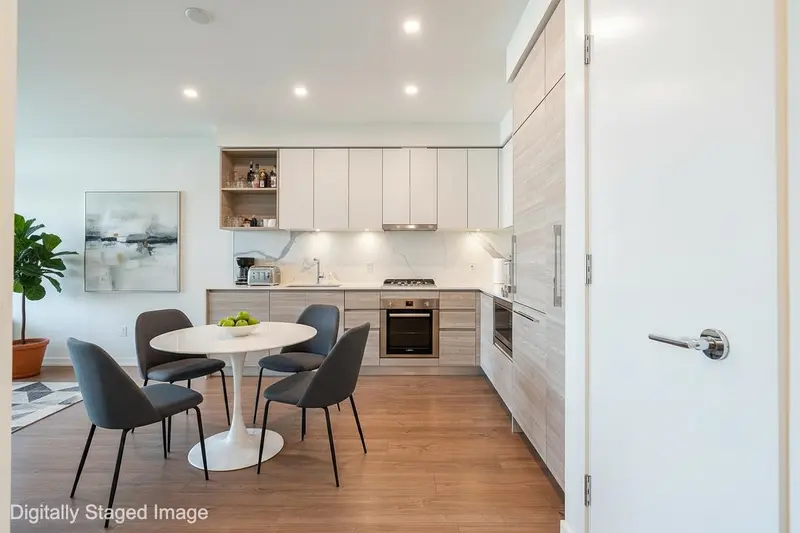 1108 585 AUSTIN AVENUE - photo 3 of 25