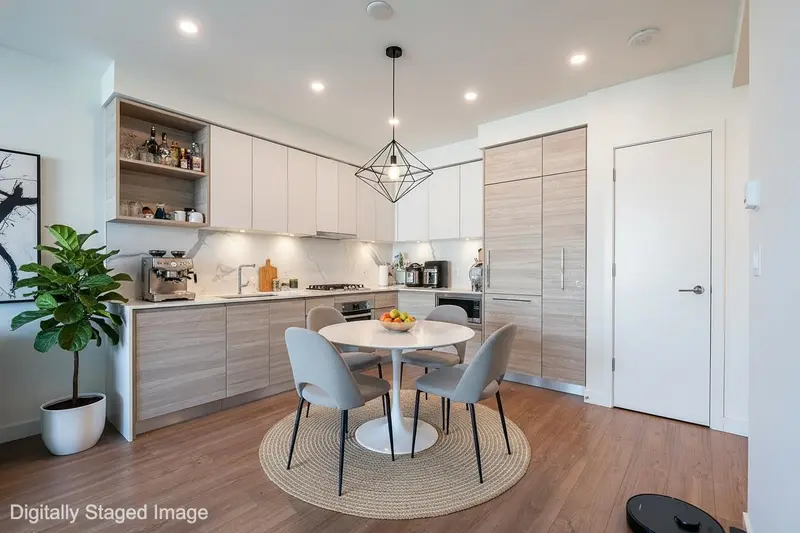 1108 585 AUSTIN AVENUE - photo 4 of 25