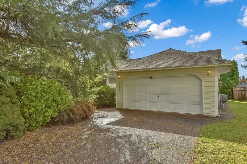 15542 107A AVENUE - photo 1 of 38