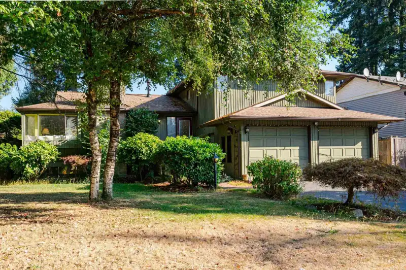 14603 101A AVENUE - photo 1 of 36