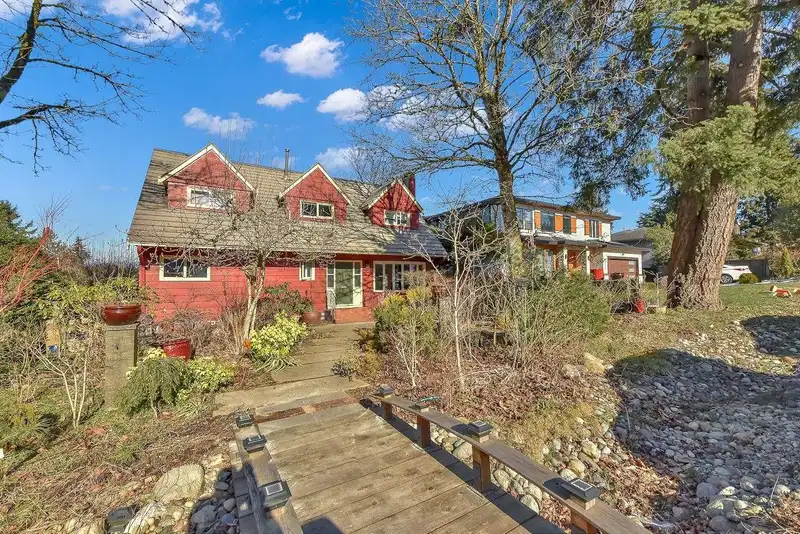 11795 99A AVENUE - photo 3 of 40