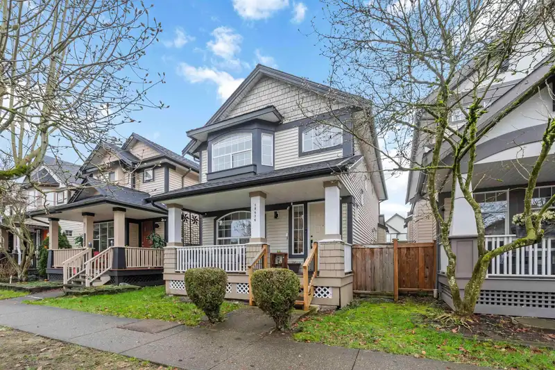18476 66A AVENUE - photo 1 of 40