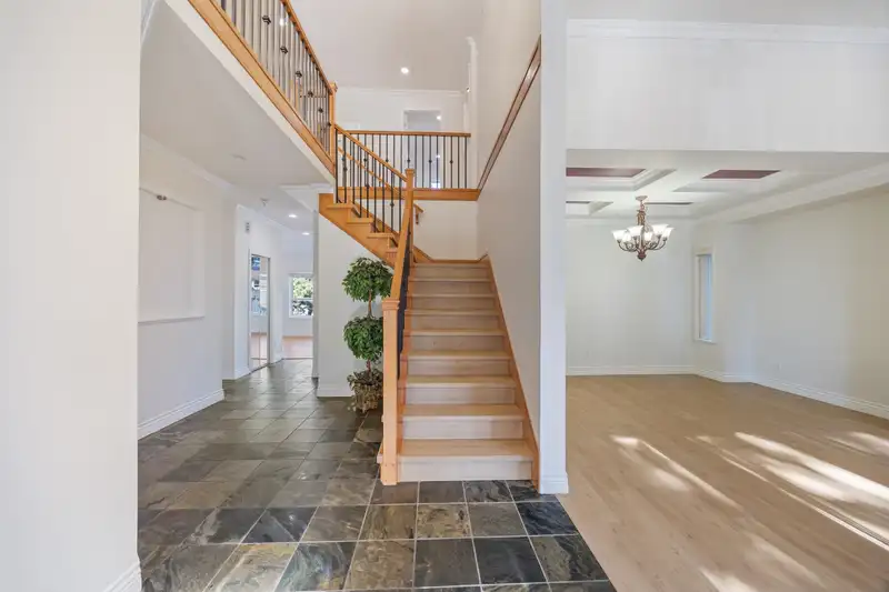 7376 148 STREET - photo 3 of 40