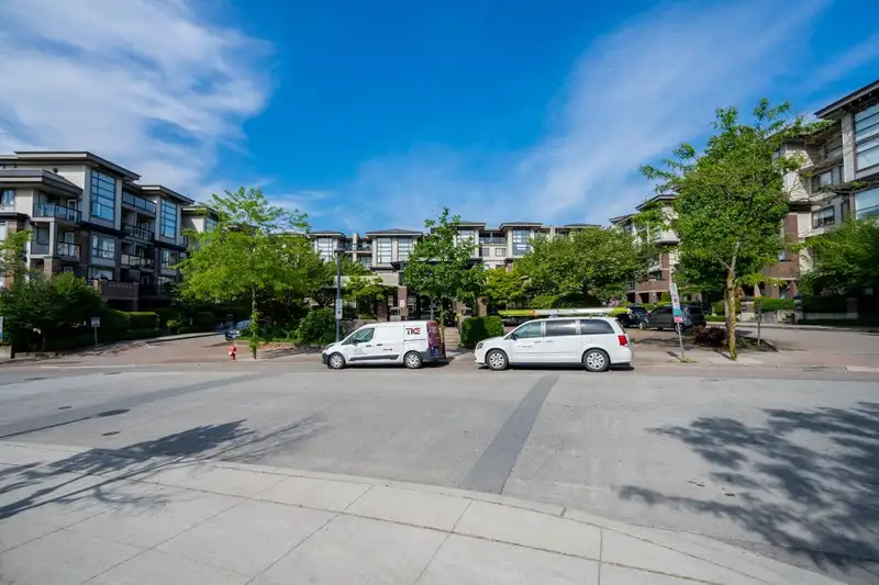 104 10866 CITY PARKWAY - photo 2 of 31