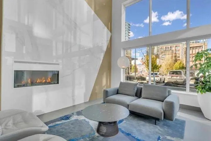 4101 680 QUAYSIDE DRIVE - photo 4 of 25