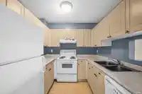 308 9946 151 STREET - thumbnail 2