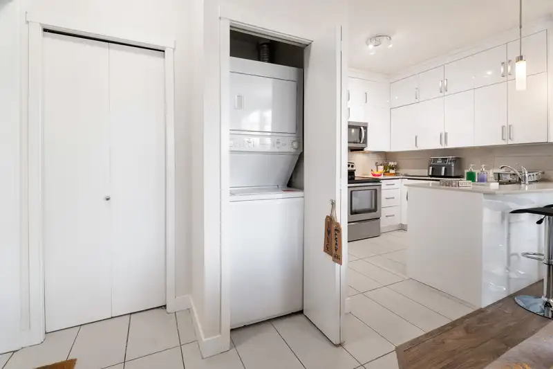 308 13399 104 AVENUE - photo 3 of 15