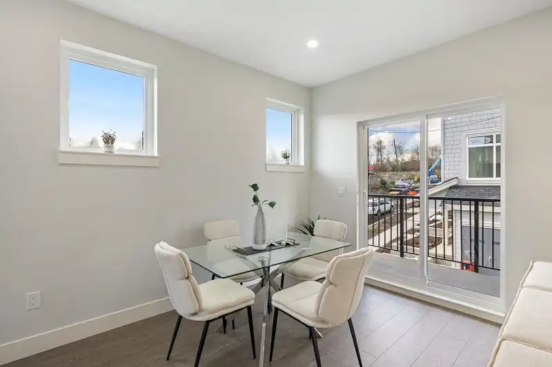 11 14391 61A AVENUE - photo 2 of 25