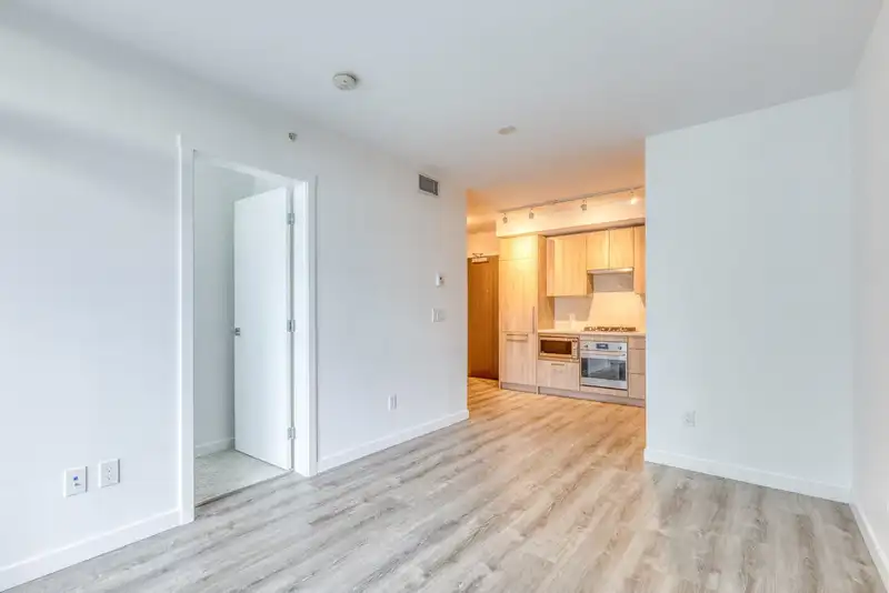 914 13350 CENTRAL AVE AVENUE - photo 4 of 28