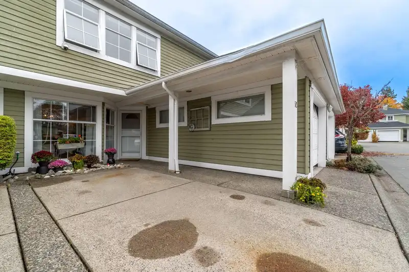 52 8428 VENTURE WAY - photo 3 of 39