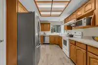 16276 86B AVENUE - thumbnail 10