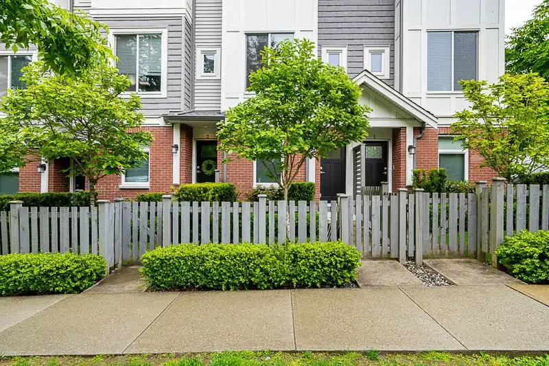 2 9718 161A STREET - photo 3 of 40