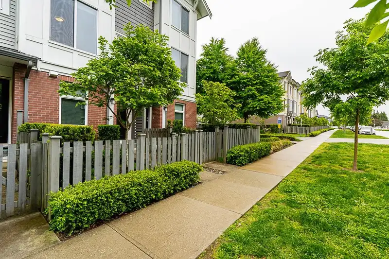 2 9718 161A STREET - photo 4 of 40