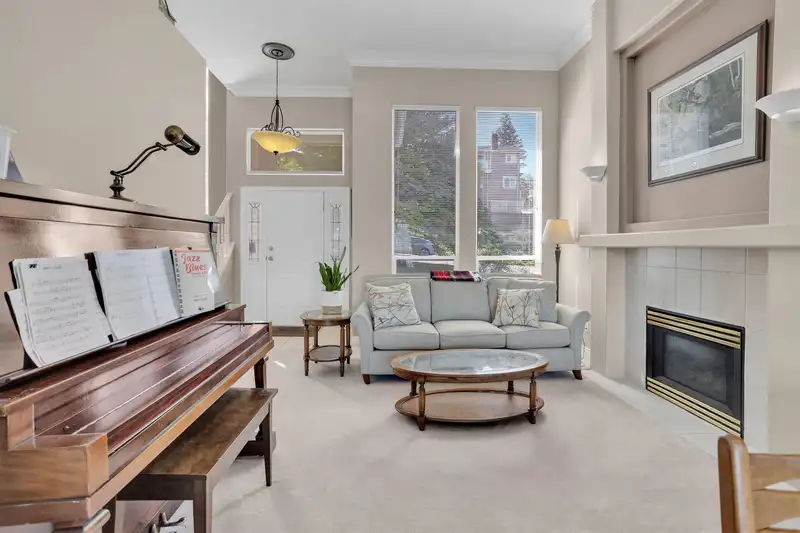 12015 100A AVENUE - photo 4 of 35