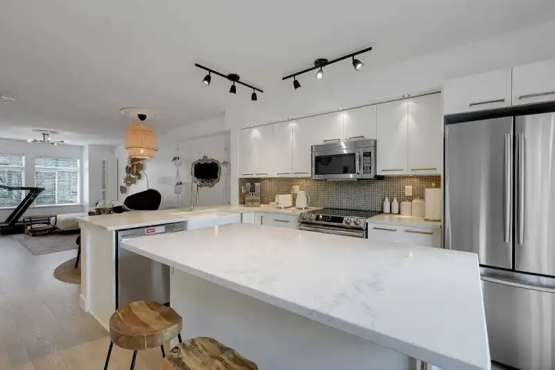 20 19448 68 AVENUE AVENUE - photo 1 of 30