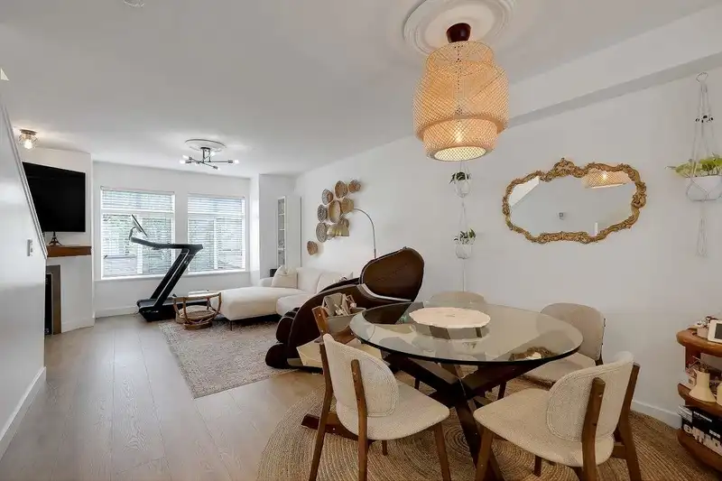 20 19448 68 AVENUE AVENUE - photo 2 of 30