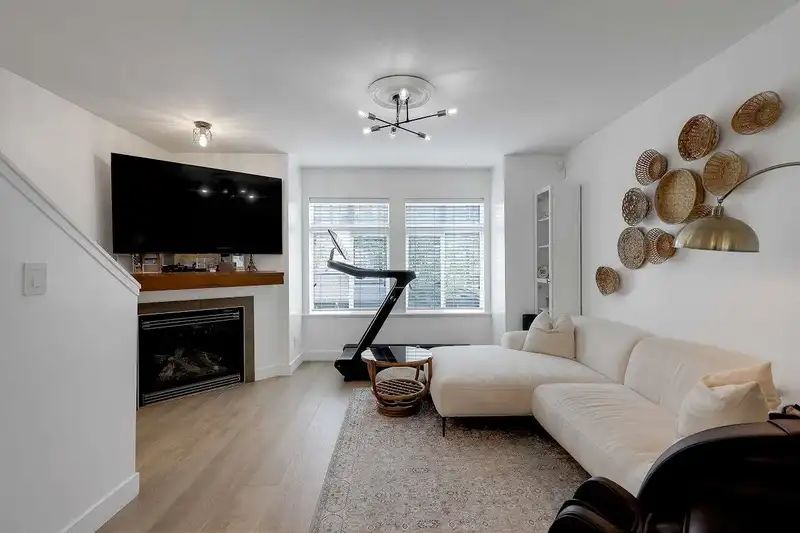 20 19448 68 AVENUE AVENUE - photo 4 of 30