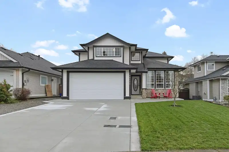 18252 69 AVENUE - photo 1 of 36