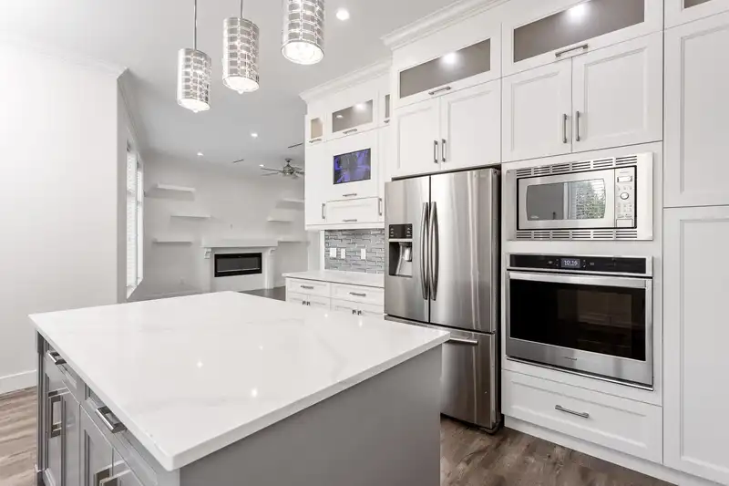 10260 165B STREET - photo 3 of 21