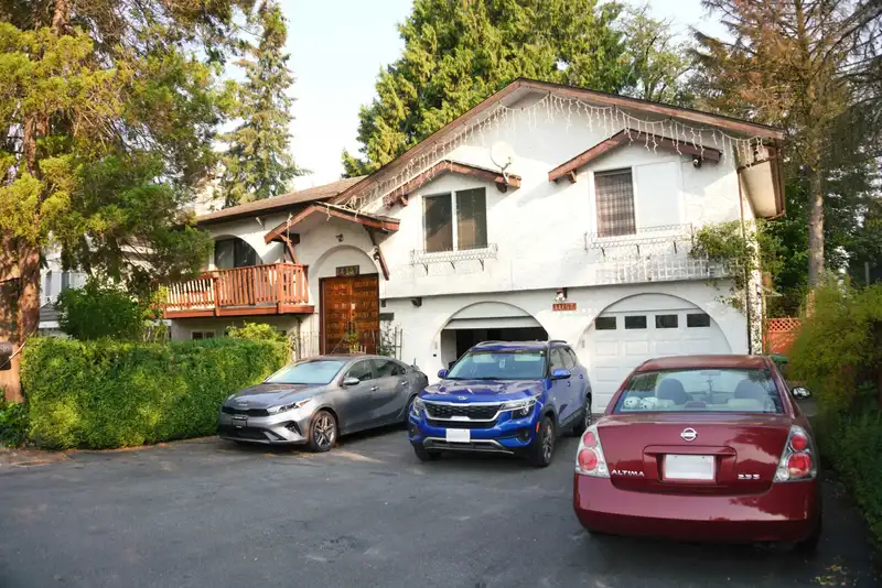 14157 110A AVENUE - photo 1 of 34