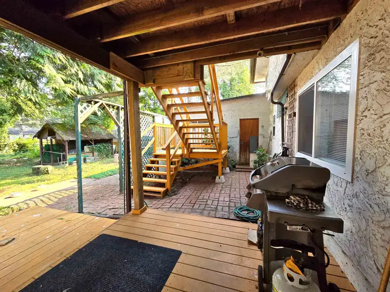 14157 110A AVENUE - photo 2 of 34