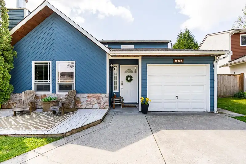 19422 61 AVENUE - photo 1 of 28