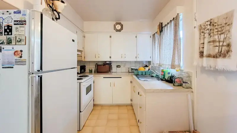 14650 111A AVENUE - photo 3 of 40