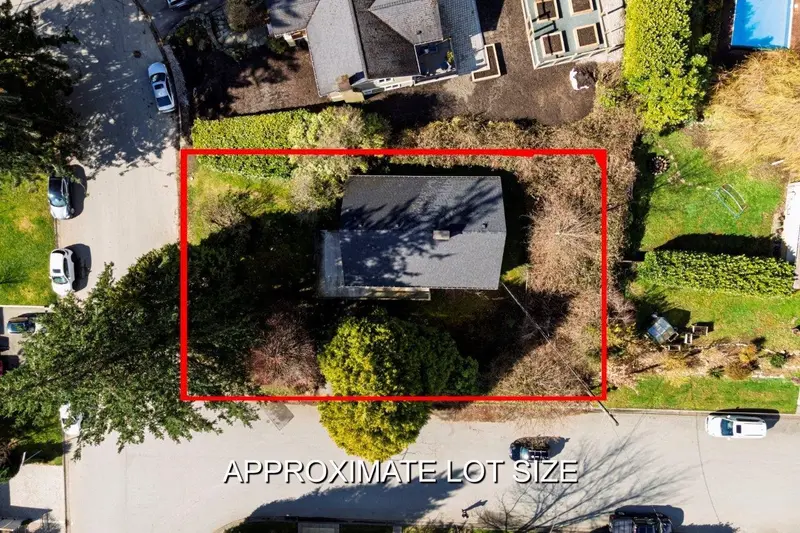 981 FRIAR CRESCENT - photo 3 of 25