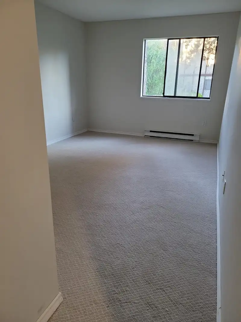 214 9672 134 STREET - photo 4 of 7