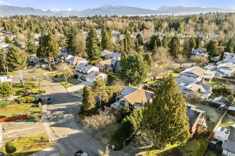 9840 158A STREET - photo 3 of 34