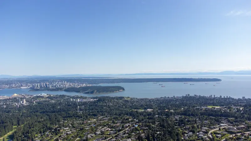 661 ANDOVER CRESCENT - photo 1 of 25