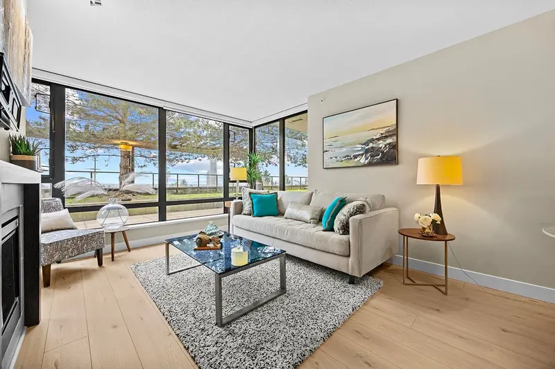 303 7328 ARCOLA STREET - photo 3 of 25