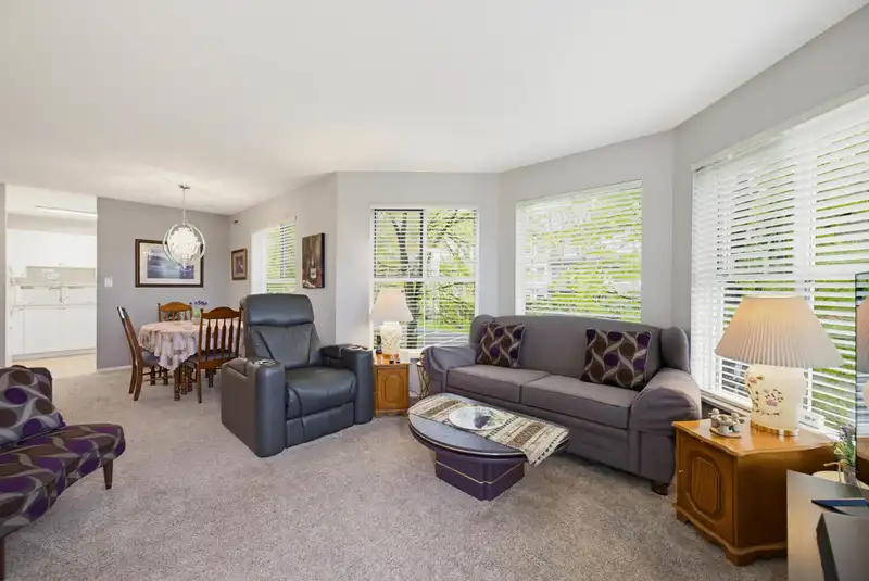 206 15150 108 AVENUE - photo 4 of 40