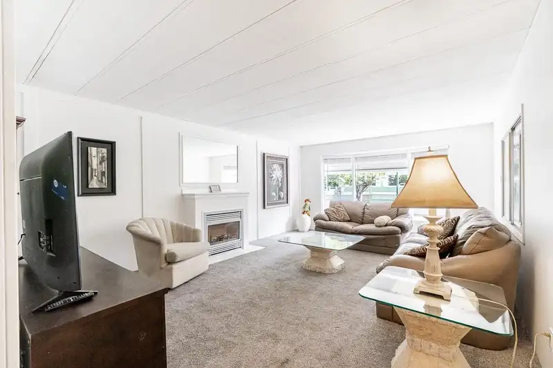 5 13650 80 AVENUE - photo 1 of 25