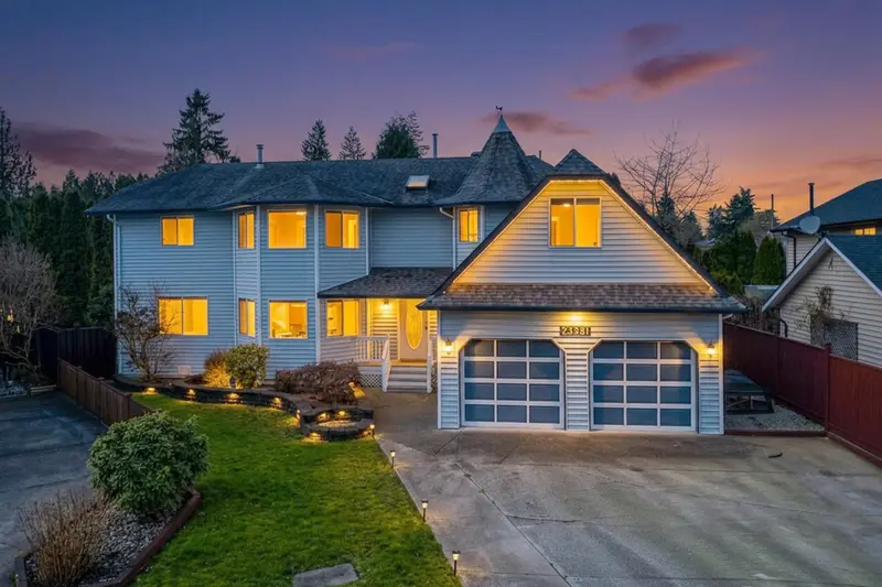 23381 WHIPPOORWILL AVENUE - photo 2 of 25