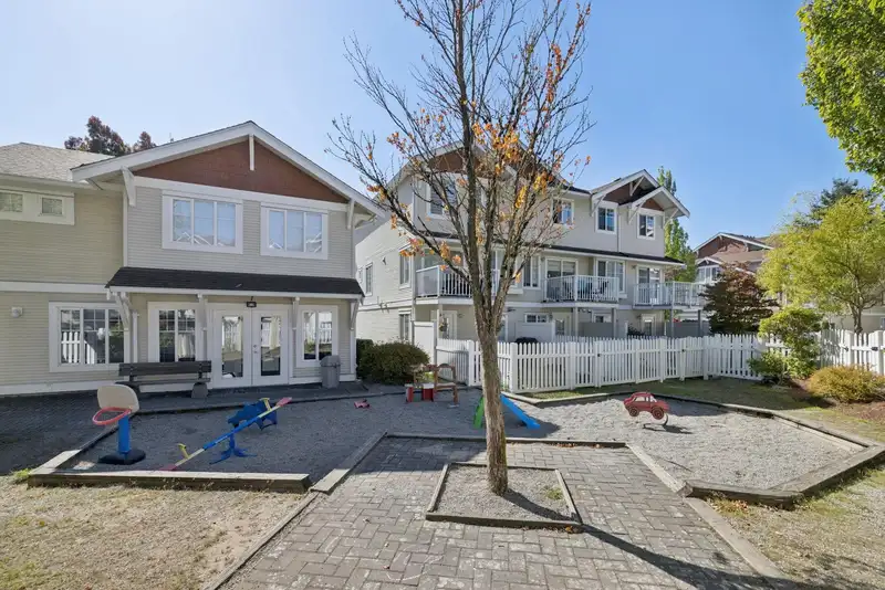 28 12110 75A AVENUE - photo 4 of 25