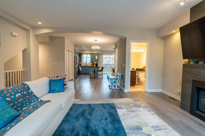 50 20738 84 AVENUE - photo 2 of 25