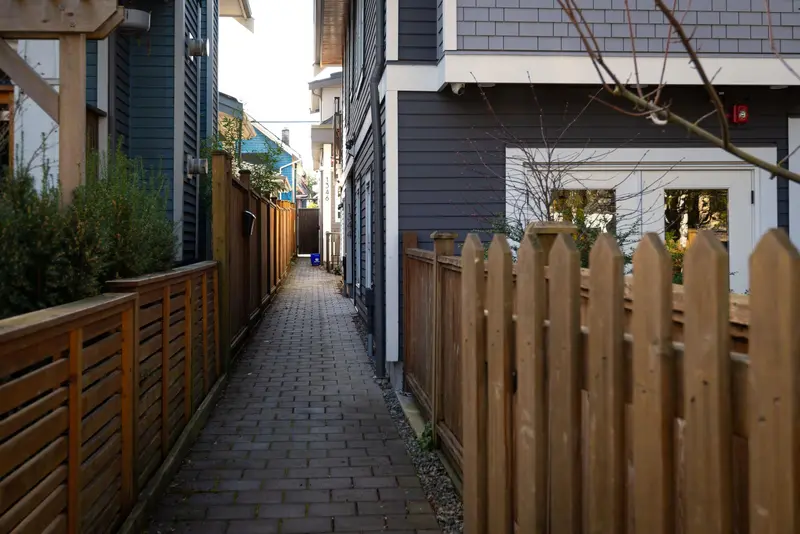 1346 E 11TH AVENUE - photo 2 of 25