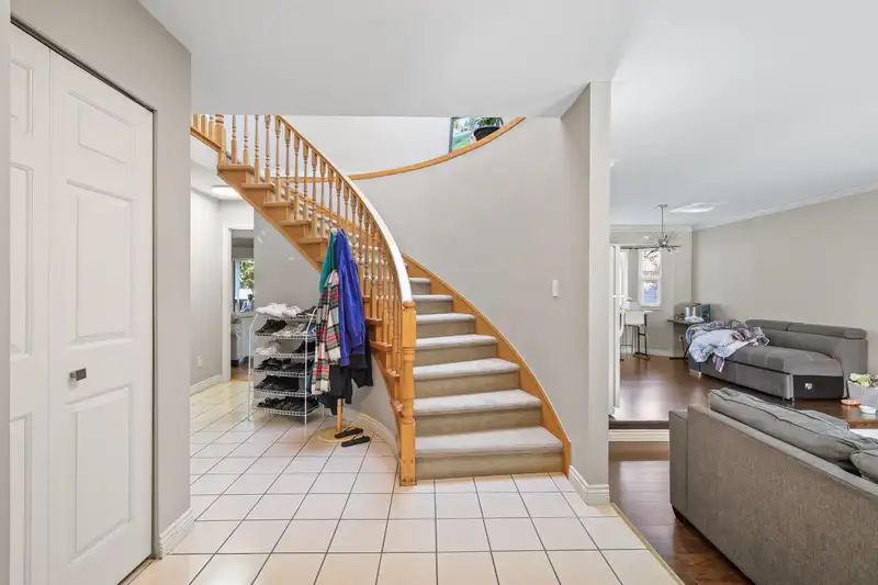 6960 143A STREET - photo 4 of 25