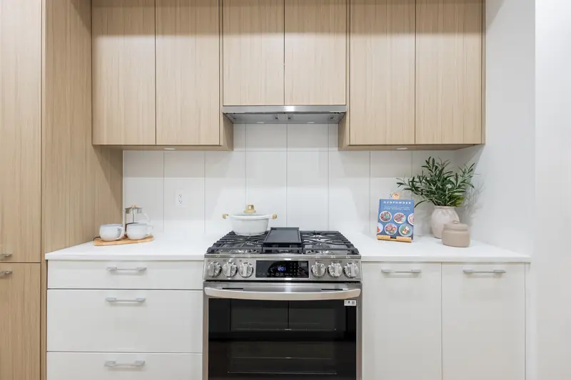 177 6951 204 STREET - photo 2 of 7