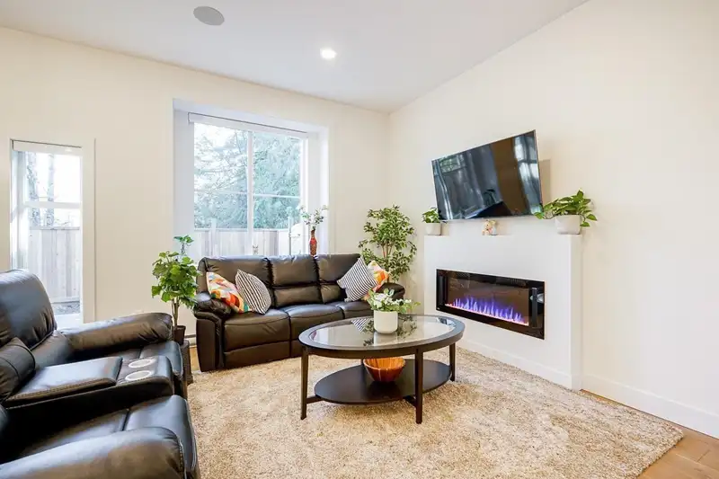 17 5960 142 STREET - photo 2 of 31