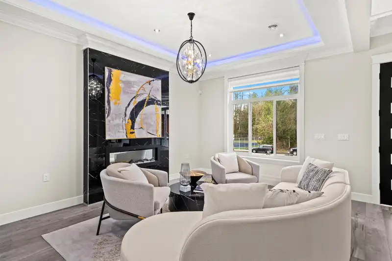 16117 108 AVENUE - photo 3 of 32
