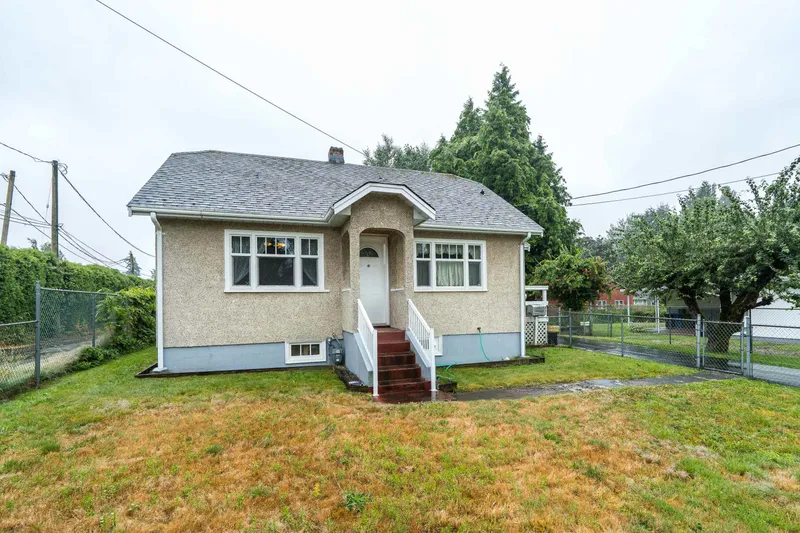 33884 MAYFAIR AVENUE - photo 1 of 25