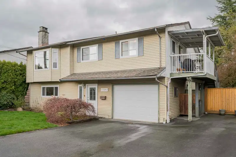 17093 60 AVENUE - photo 2 of 33