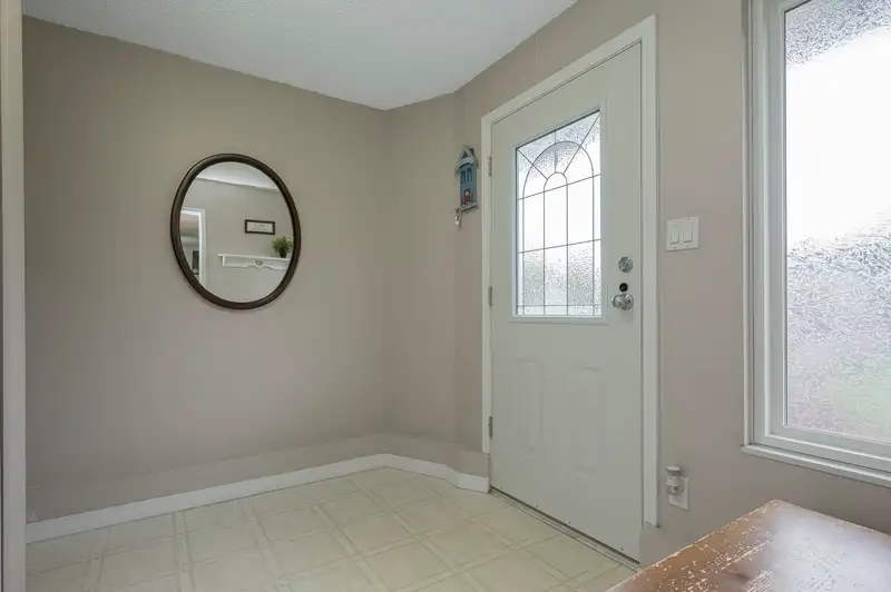 17093 60 AVENUE - photo 4 of 33