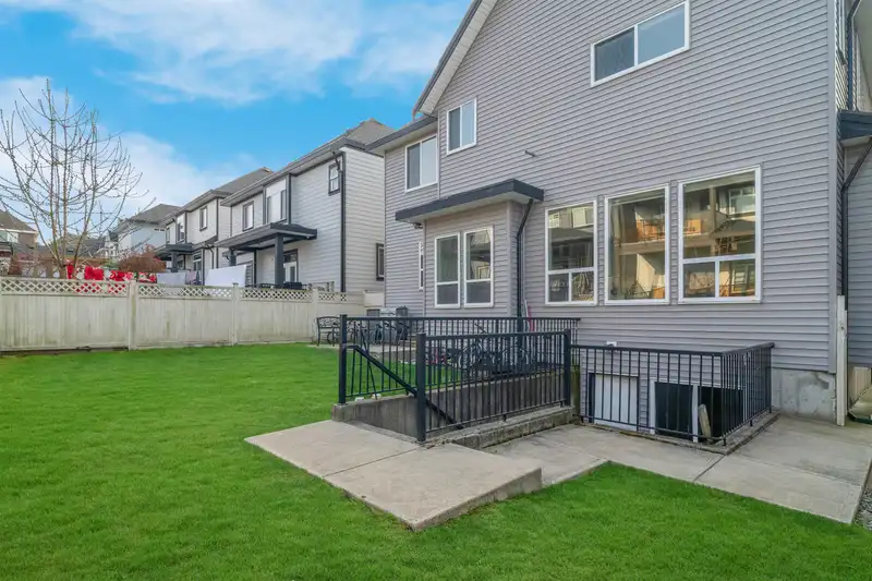5888 139A STREET - photo 3 of 40