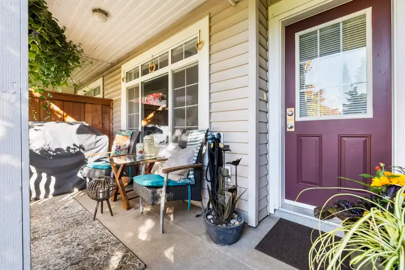 30 6852 193 STREET - photo 4 of 40
